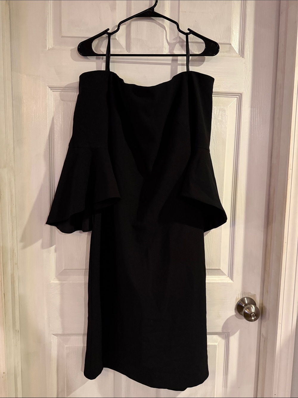 Chelsea28 Black One-Shoulder Ruffle Sleeve Dress